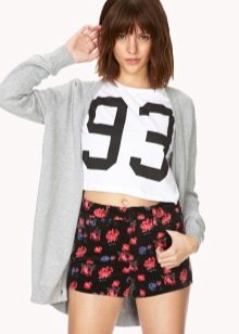 Жіночі шорти 2020 (183 фото): модні довгі і короткі для фітнесу, трикотажні і вовняні, червоні, чорні та білі