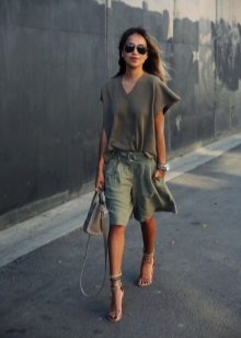 Жіночі шорти 2020 (183 фото): модні довгі і короткі для фітнесу, трикотажні і вовняні, червоні, чорні та білі