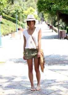 Жіночі шорти 2020 (183 фото): модні довгі і короткі для фітнесу, трикотажні і вовняні, червоні, чорні та білі