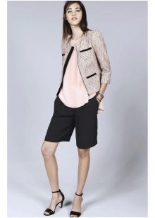 Жіночі шорти 2020 (183 фото): модні довгі і короткі для фітнесу, трикотажні і вовняні, червоні, чорні та білі