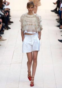 Жіночі шорти 2020 (183 фото): модні довгі і короткі для фітнесу, трикотажні і вовняні, червоні, чорні та білі