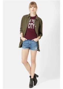 Жіночі шорти 2020 (183 фото): модні довгі і короткі для фітнесу, трикотажні і вовняні, червоні, чорні та білі