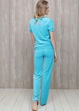 жіночі Велюрові спортивні костюми (95 фото): костюми великих розмірів з велюру, брендові та зі стразами, в чорному кольорі