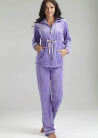 жіночі Велюрові спортивні костюми (95 фото): костюми великих розмірів з велюру, брендові та зі стразами, в чорному кольорі