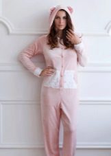 жіночі Велюрові спортивні костюми (95 фото): костюми великих розмірів з велюру, брендові та зі стразами, в чорному кольорі