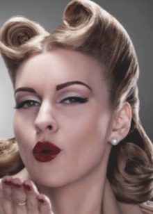 Жіночі зачіски 40-х років (34 фото): як зробити зачіску, яка була в моді в 40-х роках? Які зачіски були популярні в СРСР?