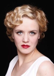 Жіночі зачіски 40-х років (34 фото): як зробити зачіску, яка була в моді в 40-х роках? Які зачіски були популярні в СРСР?