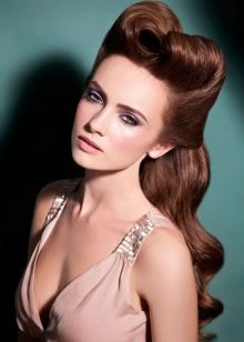 Жіночі зачіски 40-х років (34 фото): як зробити зачіску, яка була в моді в 40-х роках? Які зачіски були популярні в СРСР?