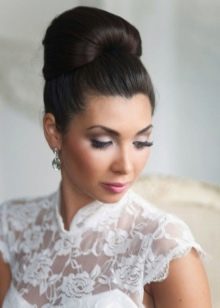 Жіночі зачіски 40-х років (34 фото): як зробити зачіску, яка була в моді в 40-х роках? Які зачіски були популярні в СРСР?