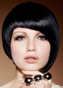 Жіночі зачіски 70-х років (37 фото): мода на зачіски і стрижки в СРСР. Як зробити укладку на короткі волосся?