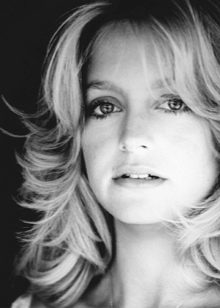 Жіночі зачіски 70-х років (37 фото): мода на зачіски і стрижки в СРСР. Як зробити укладку на короткі волосся?