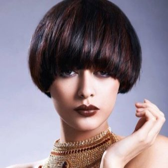 Жіночі зачіски 70-х років (37 фото): мода на зачіски і стрижки в СРСР. Як зробити укладку на короткі волосся?