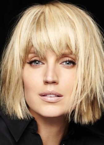 Жіночі зачіски 70-х років (37 фото): мода на зачіски і стрижки в СРСР. Як зробити укладку на короткі волосся?