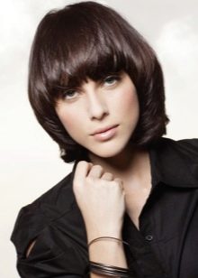 Жіночі зачіски 70-х років (37 фото): мода на зачіски і стрижки в СРСР. Як зробити укладку на короткі волосся?