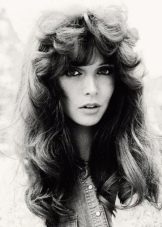 Жіночі зачіски 70-х років (37 фото): мода на зачіски і стрижки в СРСР. Як зробити укладку на короткі волосся?