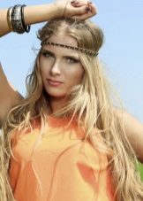 Жіночі зачіски 70-х років (37 фото): мода на зачіски і стрижки в СРСР. Як зробити укладку на короткі волосся?