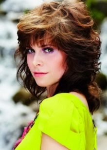 Жіночі зачіски 80-х років (41 фото): укладання в стилі «диско», історія моди зачісок СРСР, об’ємні зачіски на короткі волосся