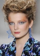 Жіночі зачіски 80-х років (41 фото): укладання в стилі «диско», історія моди зачісок СРСР, об’ємні зачіски на короткі волосся