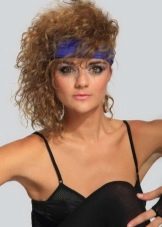 Жіночі зачіски 80-х років (41 фото): укладання в стилі «диско», історія моди зачісок СРСР, об’ємні зачіски на короткі волосся