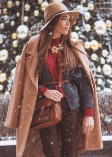 Жіночі зимові чоботи (61 фото): валяні повстяні і хутряні шуби з полями і інші моделі 2020, як носити з шубою