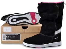 Жіночі зимові спортивні чоботи (76 фото): теплі моделі для зими з Фінляндії, взуття фірми Nike і Puma