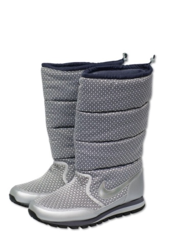 Жіночі зимові спортивні чоботи (76 фото): теплі моделі для зими з Фінляндії, взуття фірми Nike і Puma