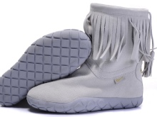 Жіночі зимові спортивні чоботи (76 фото): теплі моделі для зими з Фінляндії, взуття фірми Nike і Puma