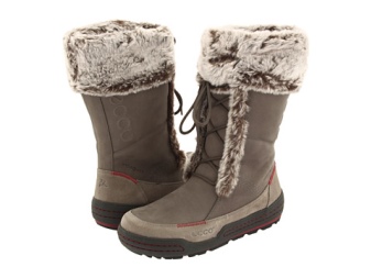 Жіночі зимові спортивні чоботи (76 фото): теплі моделі для зими з Фінляндії, взуття фірми Nike і Puma