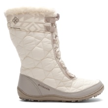 Жіночі зимові спортивні чоботи (76 фото): теплі моделі для зими з Фінляндії, взуття фірми Nike і Puma