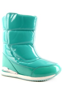 Жіночі зимові спортивні чоботи (76 фото): теплі моделі для зими з Фінляндії, взуття фірми Nike і Puma