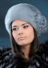 Жіноча норкова шапка (85 фото): модні фасони 2020 з блакитної норки, скільки коштують, боярка, моделі з стриженої норки