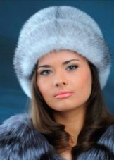 Жіноча норкова шапка (85 фото): модні фасони 2020 з блакитної норки, скільки коштують, боярка, моделі з стриженої норки