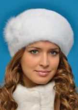 Жіноча норкова шапка (85 фото): модні фасони 2020 з блакитної норки, скільки коштують, боярка, моделі з стриженої норки