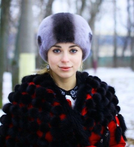 Жіноча норкова шапка (85 фото): модні фасони 2020 з блакитної норки, скільки коштують, боярка, моделі з стриженої норки