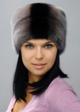 Жіноча норкова шапка (85 фото): модні фасони 2020 з блакитної норки, скільки коштують, боярка, моделі з стриженої норки