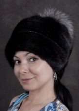 Жіноча норкова шапка (85 фото): модні фасони 2020 з блакитної норки, скільки коштують, боярка, моделі з стриженої норки