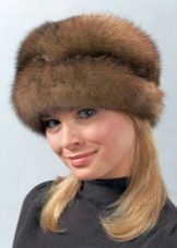 Жіноча норкова шапка (85 фото): модні фасони 2020 з блакитної норки, скільки коштують, боярка, моделі з стриженої норки