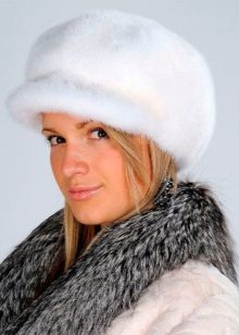 Жіноча норкова шапка (85 фото): модні фасони 2020 з блакитної норки, скільки коштують, боярка, моделі з стриженої норки