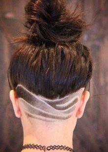 Жіноча стрижка з виголеним потилицею (41 фото): модні зачіски з голеною потилицею для дівчат з короткими і довгими волоссям