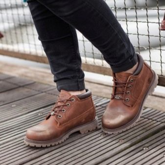 Жіноча зимова взуття Timberland (42 фото): черевики на натуральному хутрі, теплі кросівки та інші. З чим носити їх дівчатам взимку?