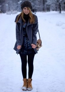 Жіноча зимова взуття Timberland (42 фото): черевики на натуральному хутрі, теплі кросівки та інші. З чим носити їх дівчатам взимку?