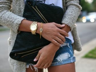 Жорсткий браслет із золота (81 фото): жіночі плоскі моделі на руку з жовтого золота 585 проби, відгуки