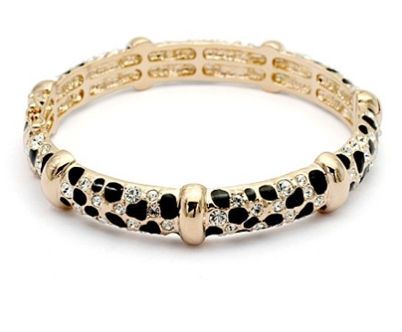 Жорсткий браслет із золота (81 фото): жіночі плоскі моделі на руку з жовтого золота 585 проби, відгуки