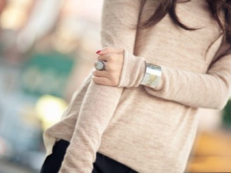 Жорсткий браслет із золота (81 фото): жіночі плоскі моделі на руку з жовтого золота 585 проби, відгуки