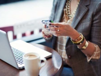 Жорсткий браслет із золота (81 фото): жіночі плоскі моделі на руку з жовтого золота 585 проби, відгуки