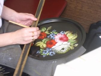Жостовский піднос: історія промислу, етапи розпису посуду. Форми розписного посуду