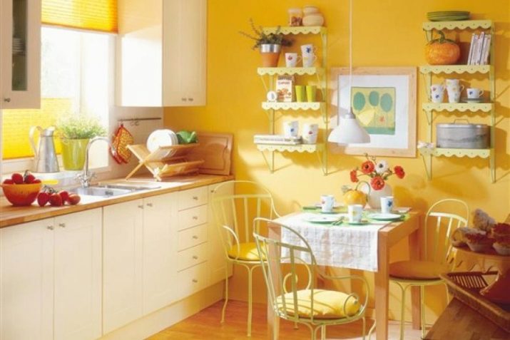 Жовті стіни на кухні (34 фото): шпалери жовтого і лимонного кольору в інтер’єрі. Варіанти дизайну і поєднань