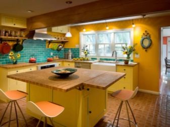 Жовті стіни на кухні (34 фото): шпалери жовтого і лимонного кольору в інтер’єрі. Варіанти дизайну і поєднань