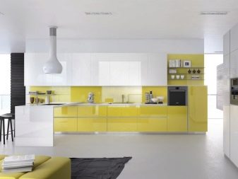 Жовта кухня (88 фото): кухонні гарнітури чорно, біло-зелено – та синьо-жовтого, лимонного і інших кольорів в інтер’єрі, приклади дизайну