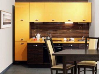 Жовта кухня (88 фото): кухонні гарнітури чорно, біло-зелено – та синьо-жовтого, лимонного і інших кольорів в інтер’єрі, приклади дизайну